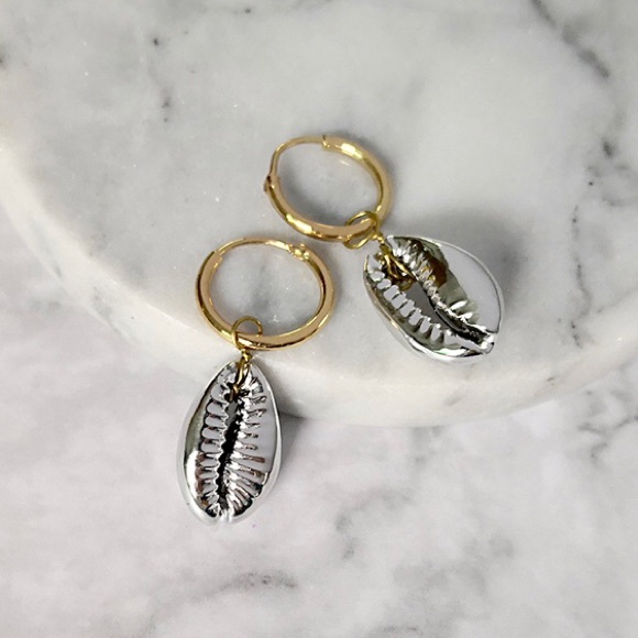 Jewelry - Silver Cowry Shell Hoop Summer Earrings